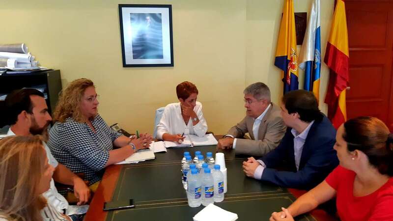 Reunión del visita del Grupo del PP en el Cabildo con la alcaldesa de Mogán (Foto TA)